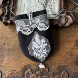 Amulette*お守りネックレス*麦*アンティーク素材*コラージュ*金属フリー*お守り装身具*水晶*パワーストーン