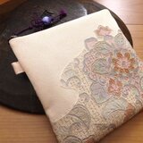 汕頭刺繡のポーチ