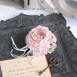 ペールピンクのラナンキュラスのコサージュ　卒業式　入学式　卒園式　入園式　フォーマル　謝恩会　ピンク　ママコーデ　謝恩会　結婚式