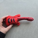 猫のおもちゃ　エレキギター(赤)