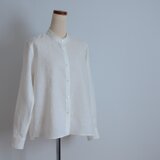 リネンのスタンドカラーシャツ　リネン100％　オフホワイト