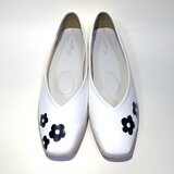 ◆期間限定価格◆ 超軽量・ぺたんこ・楽ちん♪デイジー柄フラット撥水パンプス(ホワイト)22.0cm〜26.0cm