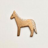 馬のブローチ (木の実/ゴールド)