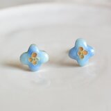 七宝焼｜小さなお花のピアス　空色