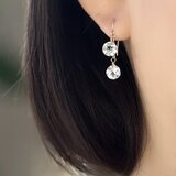 宝石質ホワイトトパーズの揺れるピアス／イヤリング｜透明感 天然石 ゴールド 11月誕生石 — Quiet luxury —