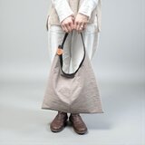 肩にかけやすくたっぷり荷物が入る！オオカミ少年：グレー（KONBU　撥水加工ナイロン素材ワンショルダーバッグ）