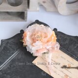 卒業式・入学式に♡ピーチピンクのダリアと桜のふんわりコサージュ　入学式　卒業式　セレモニー　フォーマル　結婚式　ピーチ　ピンク