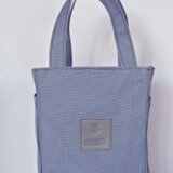 帆布のスクエア・トートバック。