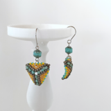 三角ピアス(マスタード×ターコイズ)