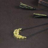 アイドクレースとシルクのネックレス（鶯色・黄緑）