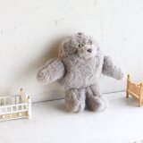 寝ぼけた手乗りのイエティ