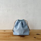 アクアブルーの巾着袋