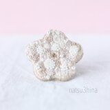 春露（はるつゆ）の花刺繍ブローチ｜春アクセサリー・セレモニーにも