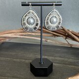 卵のピアス　シルバー