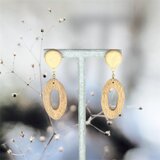 天然木ピアス｜カバ(樺)×クルミ ミニ 揺れる木のアクセサリー｜Velvet tree sun