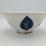 【Temoto】お花のお茶碗｜手描き藍色の器（12.5x5.5cm）