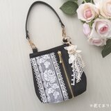 クラシカルローズレース＆ヨーロピアンリネンのバッグポーチ♡レースタッセルチャーム付き♡12cmファスナー