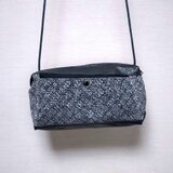 楕円形ポシェット (牛革×豚革・タイル柄風)