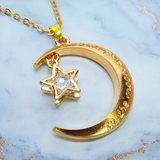 マットゴールド 三日月と星フレームのキュービックジルコニアをつり下げたペンダント・ネックレス 長さ調整可
