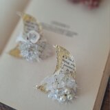 三日月と時の雫　ブローチ