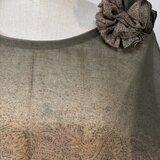 ペイズリー柄のコサージュ(モスグリーンブラウン)