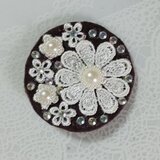 パールビーズ　ブローチ　お花