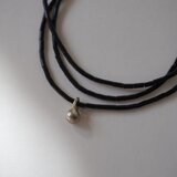 さりげなく ~黒ビーズのネックレス