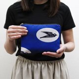 アフリカ布のフラットポーチ（ ツバメ 鳥 ）手帳ケース パスポート 薬手帳 通帳入れ