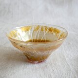 ガラス製の酒盃（さかずき）ゴールド&プラチナ、ピンクの彩色