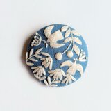 北欧風ことりと草花の刺繍ブローチ【hokuo】#469