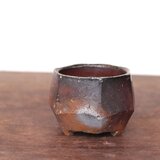 備前焼 三つ足ぐい呑み(木箱付き)　gi-071