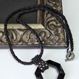 ステッチチェーンとオクタゴンのロングネックレス