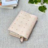 本革文庫本カバー やさしい葉っぱ柄入り ヌメ革レザーブックカバー しおり紐付き　A6サイズ