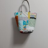 パッチワークのファスナーバッグ