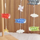 卓上ミニモビール・にぎやか鯉のぼり（4人家族バージョン・子鯉の色が選べる♪）