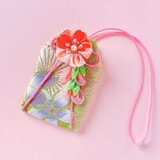 萌の桜｜桜のお守り袋（手縫い・つまみ細工・縁起物・贈り物に／元巫女仕立て）
