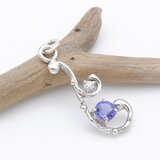 カラーチェンジフローライトとモアサナイトの唐草ペンダント　～表情を変える草木の雫～ 　天然石アクセサリー　一点物　macari