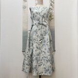 気軽に着てほしい白大島 ゆとりAラインワンピース（ベルト付き・2WAY）　桜衣