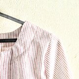 ストライプのブラウス