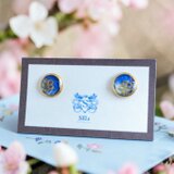【青い桜】サージカルステンレスのスタッドピアス　ゴールド金具