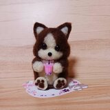 羊毛フェルトねこちゃんピンクタピオカドリンク 飲んでる 　おいしー