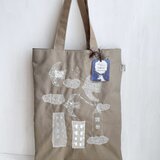 ステッチ鳥と雲とビル