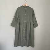 軽やかダブルガーゼのワンピース　　カーキ