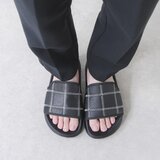 静電気なんか怖くない！履くだけでビリっと来なくなるパッチワークサンダル　黒