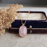 ブラジル産 桜色ローズクォーツのオーバルネックレス【金アレ対応】天然石・上品ピンク・大人可愛い