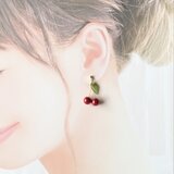 【イヤリングへの変更可能です】さくらんぼ スタッド ゴールド ピアス チェリー コットンパール使用