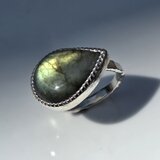 ラブラドライト　しずくカボション12ct　ミル打ち留め　シルバーSV925リング