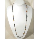 貝パーツと本真珠（淡水パール）、ブラックスピネル、オニキスのロングネックレス（マザーオブパール、黒蝶貝、薔薇、ローズ）