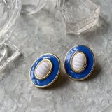 YM199-【 Monet 】モネ・ヴィンテージイヤリング  White Lucite Rib 3D Royal Blue