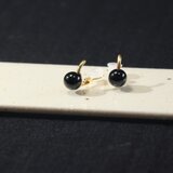 オニキスイヤリング（Sv925×K18コーティング）